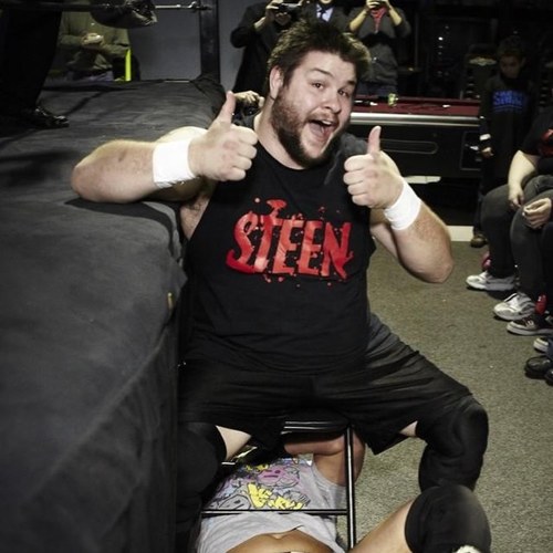 Kevin+Steen+thumbs+up.jpg