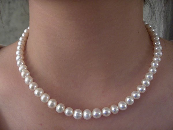White_Freshwater_Pearl_Necklace.jpg