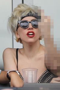 ny_g_gaga1x_200.jpg