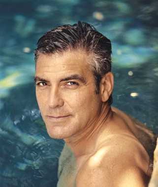 george_clooney_swimming.jpg