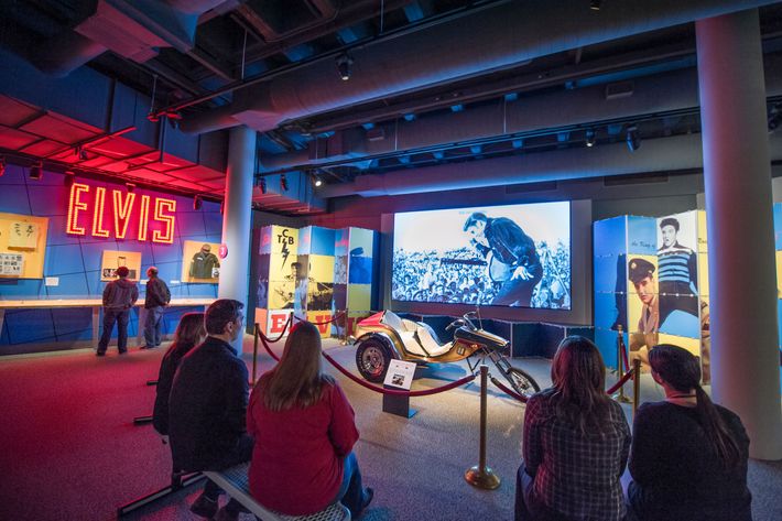 21-rock-and-roll-hall-fame.w710.h473.jpg