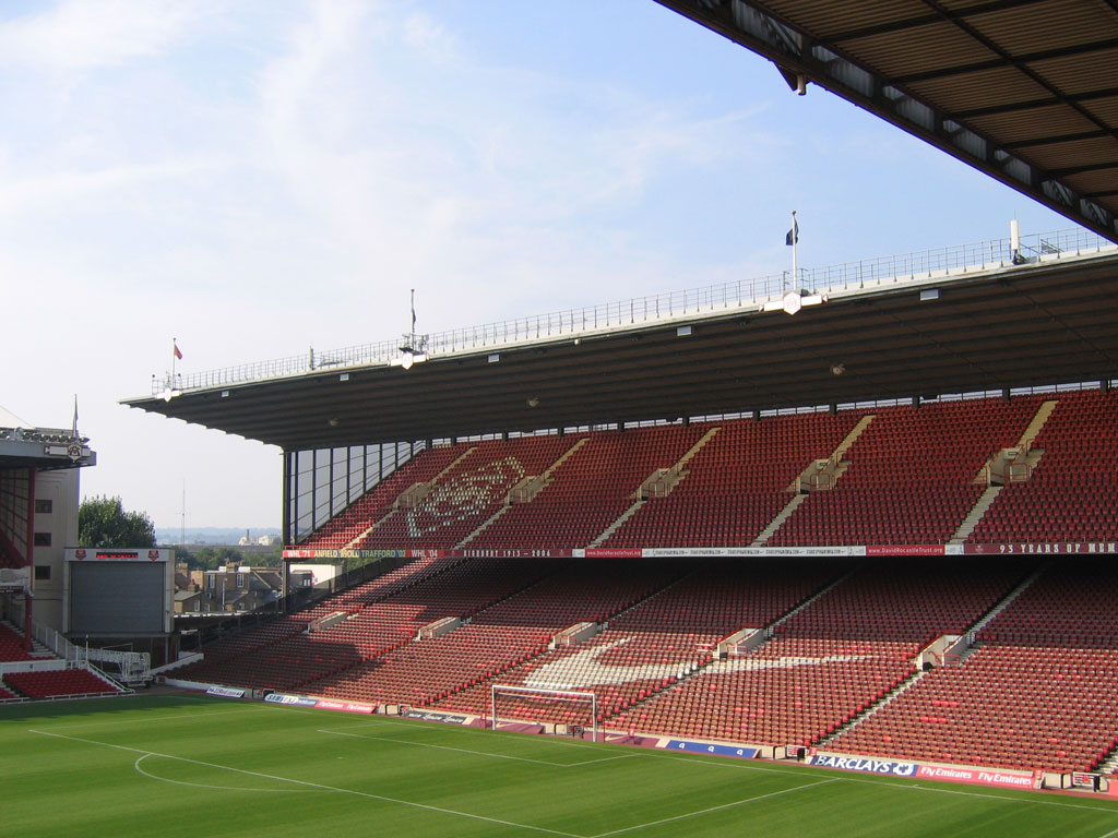 Arsenal_Stadium_interior_North_Bank.jpg