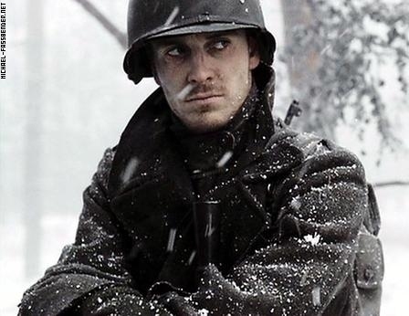 -BAND-OF-BROTHERS-michael-fassbender-22182275-448-346.jpg