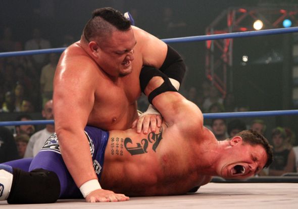 Samoa-Joe-vs.-AJ-Styles-590x900.jpg