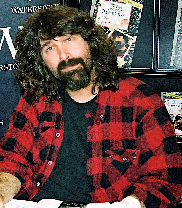 Mick-foley-at-signing.jpg